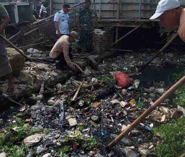 Sampah di Sungai Sampah di Sungai