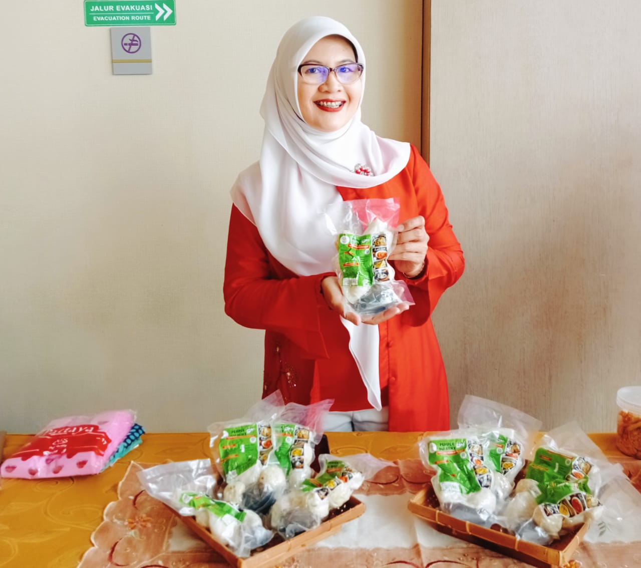 Empek-empek Bu Mike Empek-empek Bu Mike