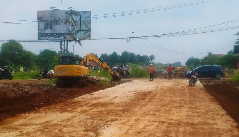 Pembangunan Jalan Bogor-Kemang Terhambat, PUPR Bungkam Soal Sanksi Denda Kontraktor Pembangunan Jalan Bogor-Kemang Terhambat, PUPR Bungkam Soal Sanksi Denda Kontraktor
