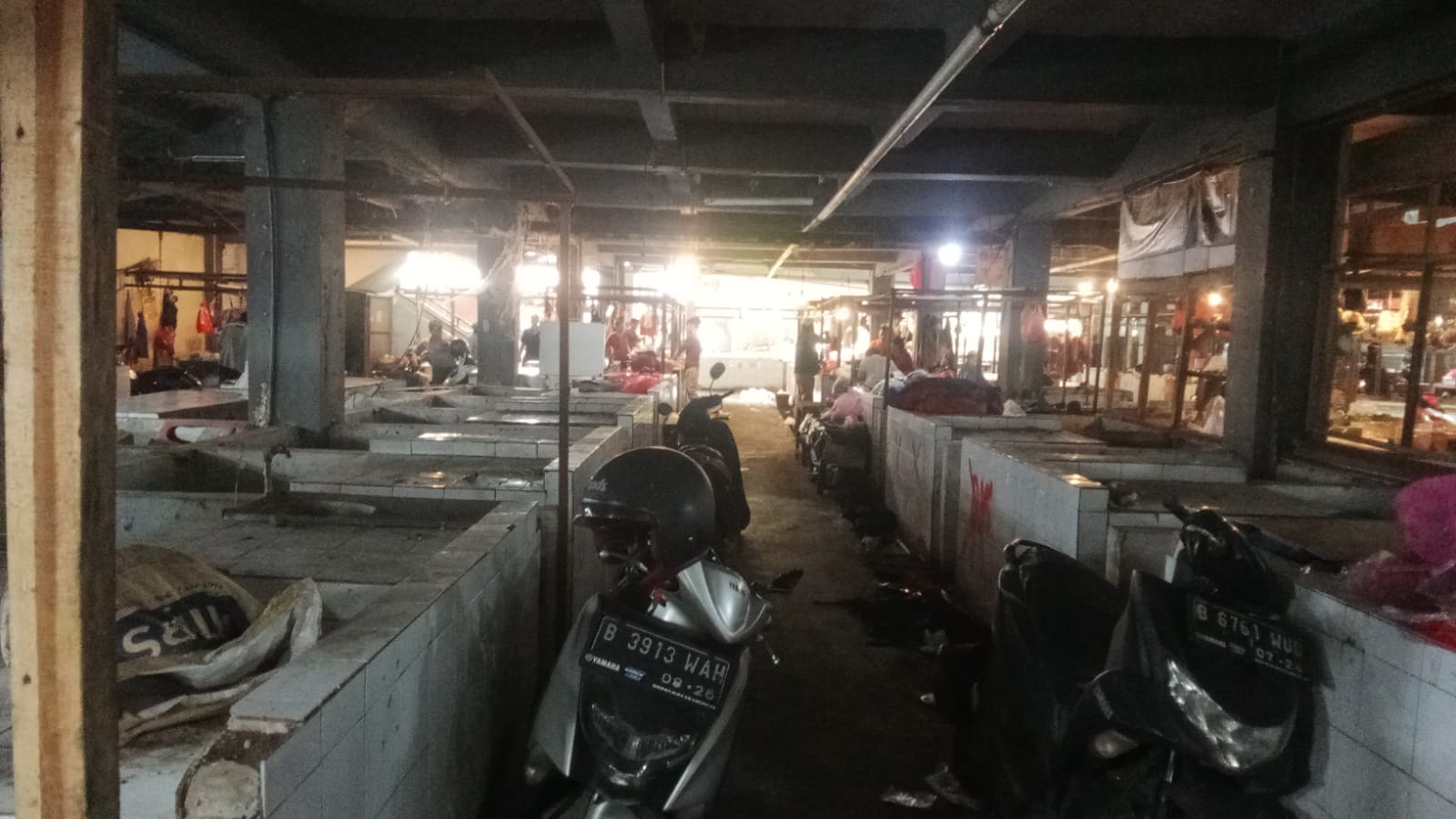 Pedagang Minta Pemkot Tangsel Relokasi PKL di Sekitar Pasar Ciputat Pedagang Minta Pemkot Tangsel Relokasi PKL di Sekitar Pasar Ciputat