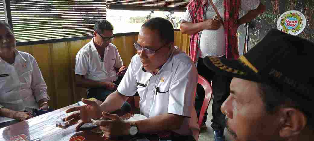 Dugaan Pemotongan Dana BOS, Kadisdik SBB: Itu Sukarela dan Bukan Dari Anggaran BOS Pula Dugaan Pemotongan Dana BOS, Kadisdik SBB: Itu Sukarela dan Bukan Dari Anggaran BOS Pula