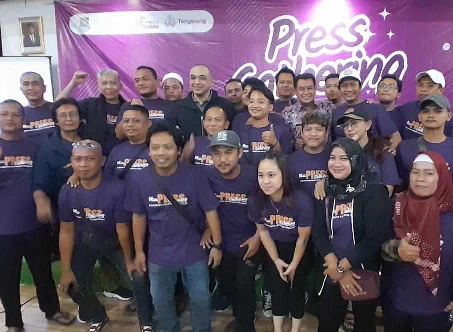 Press Gathering Press Gathering