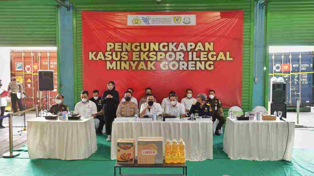 Polri Gagalkan 8 Kontainer Minyak Goreng Siap Ekspor ke Timor Leste Polri Gagalkan 8 Kontainer Minyak Goreng Siap Ekspor ke Timor Leste