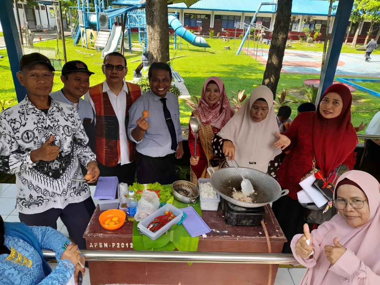 Tari, Tawa, dan Nasi Goreng: Cara Unik SLB E Pembina Medan Rayakan Hardiknas 2025 Tari, Tawa, dan Nasi Goreng: Cara Unik SLB E Pembina Medan Rayakan Hardiknas 2025