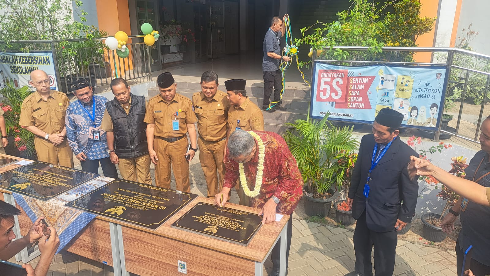 Wali Kota Resmikan Pembangunan Gedung Baru SDN 01 Pamulang Barat Wali Kota Resmikan Pembangunan Gedung Baru SDN 01 Pamulang Barat