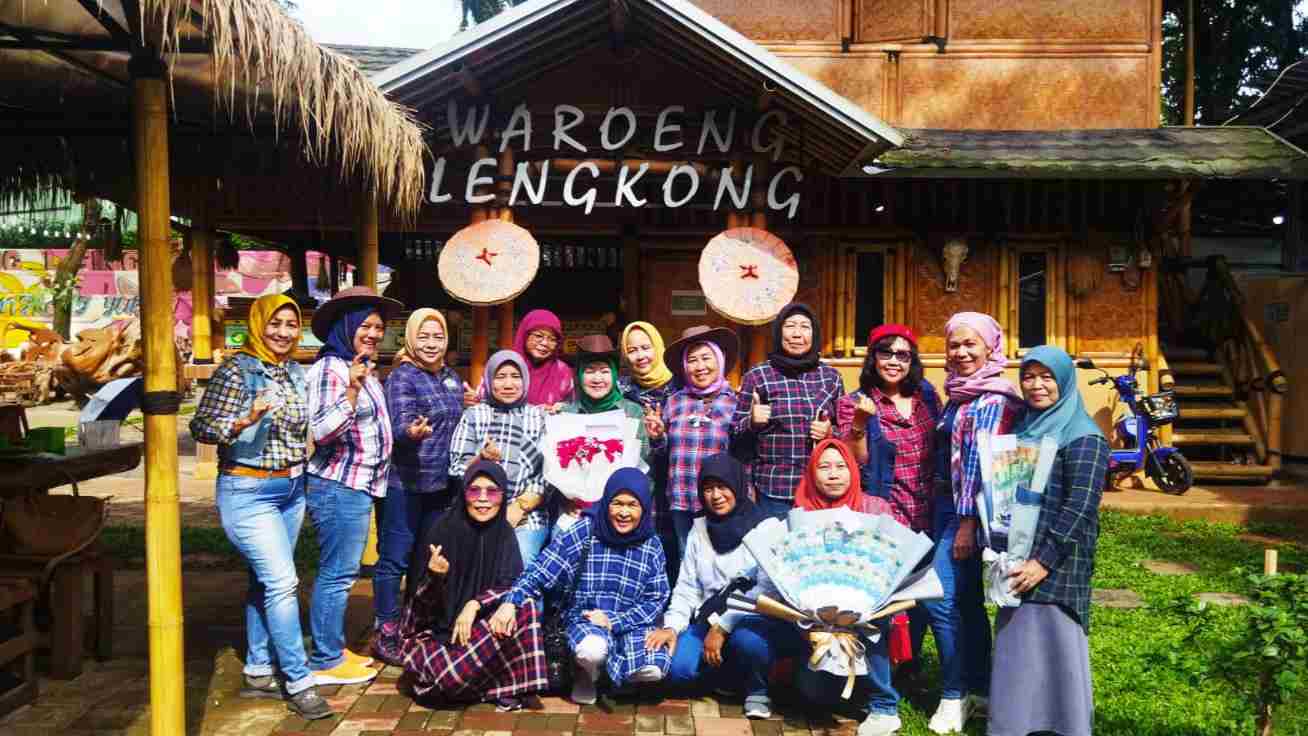 Tepat Pergantian Tahun, Mami Yo Rayakan Ultah di Waroeng Lengkong Tepat Pergantian Tahun, Mami Yo Rayakan Ultah di Waroeng Lengkong