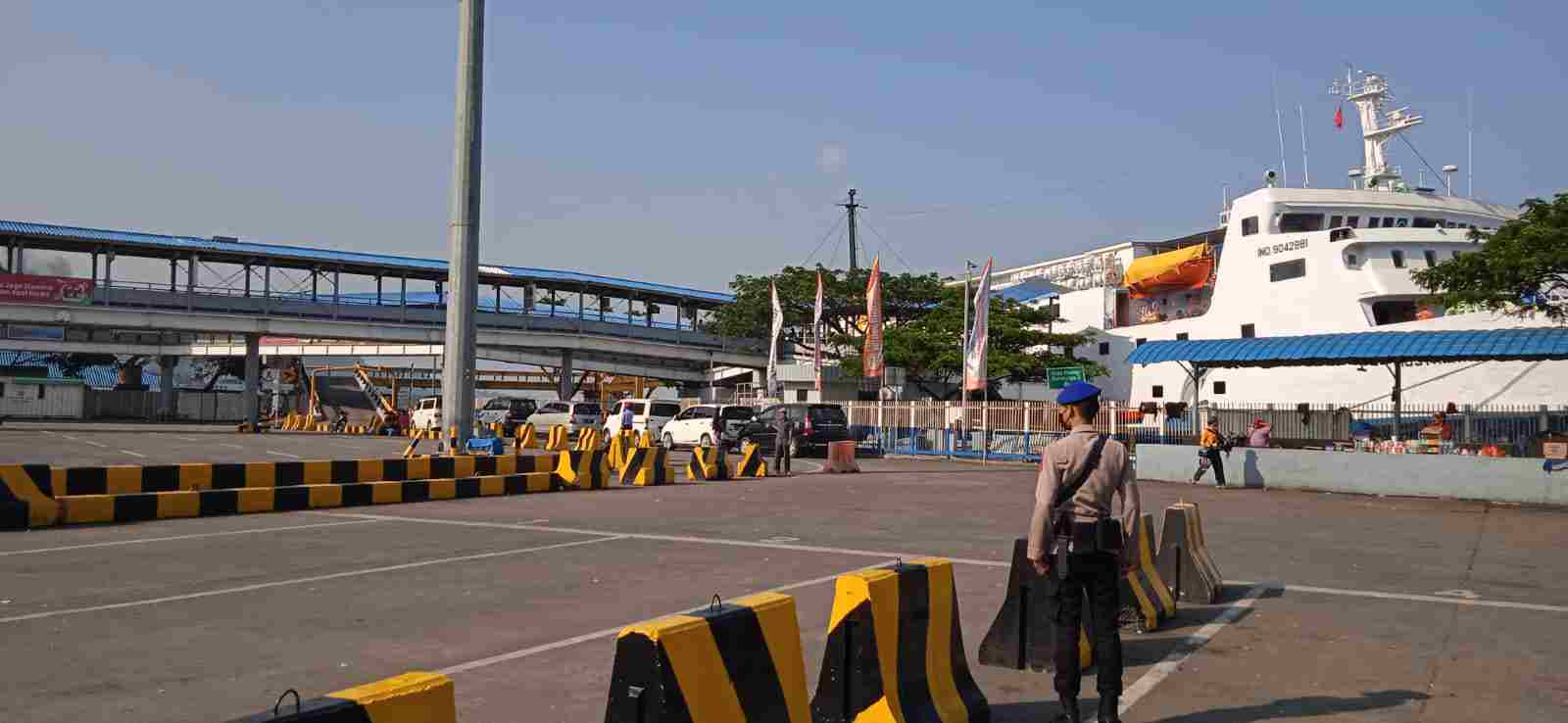 Antisipasi Arus Balik, Ditpolairud Polda Banten Laksanakan Pengamanan di Pelabuhan ASDP Merak