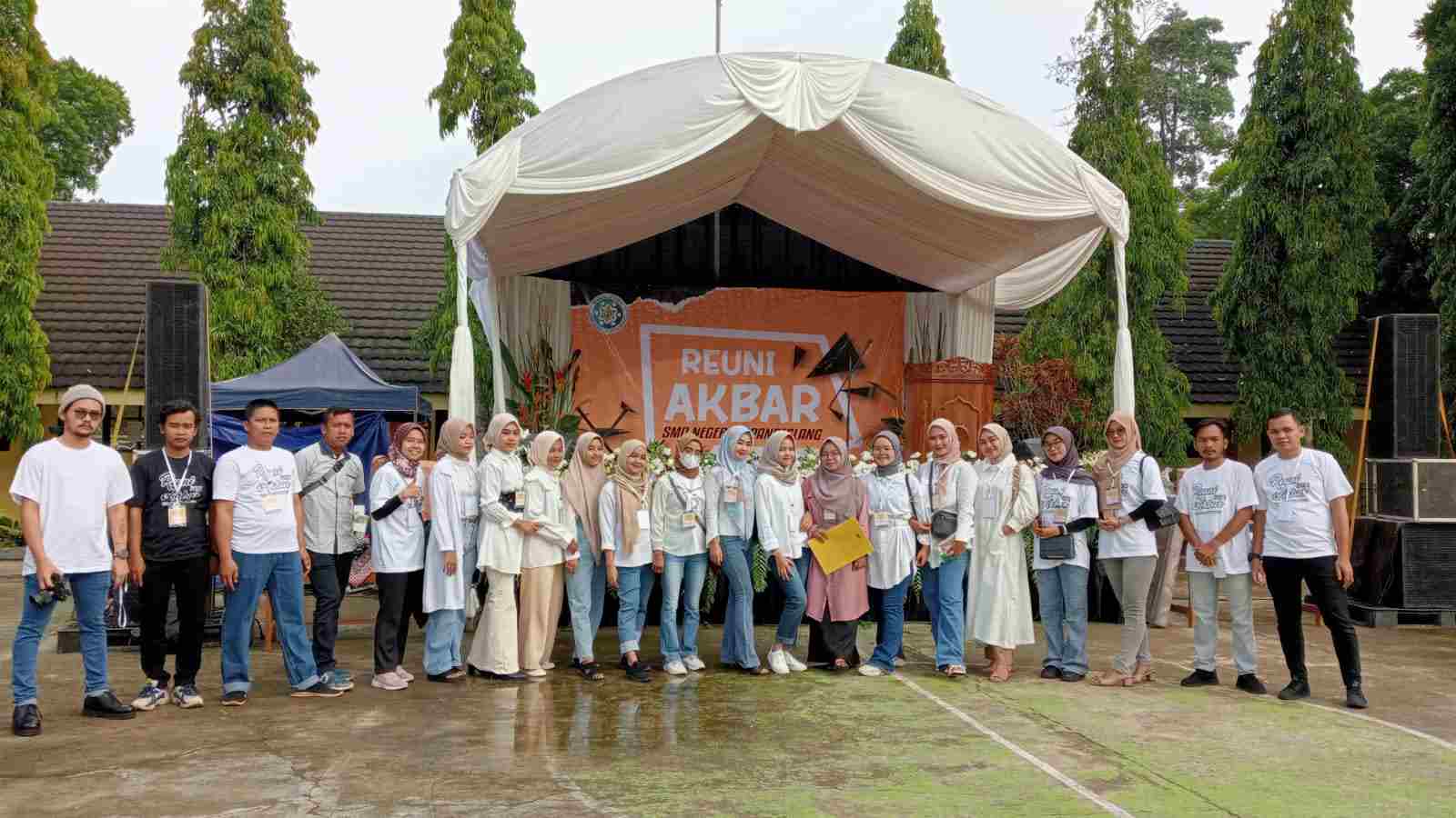 Reuni Akbar SMAN 10 Pandeglang Reuni Akbar SMAN 10 Pandeglang