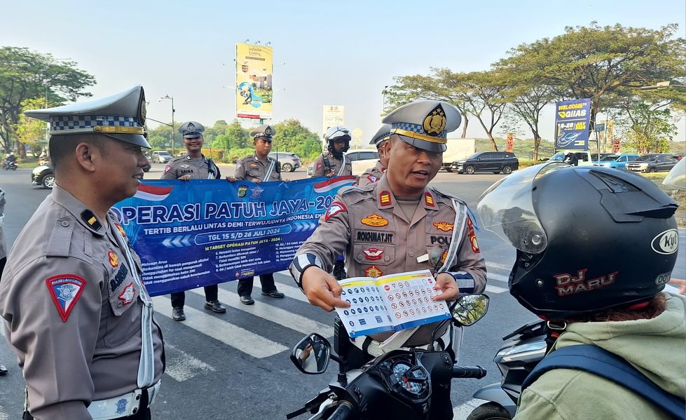 Sat Lantas Polres Tangsel laka lantas Sat Lantas Polres Tangsel laka lantas