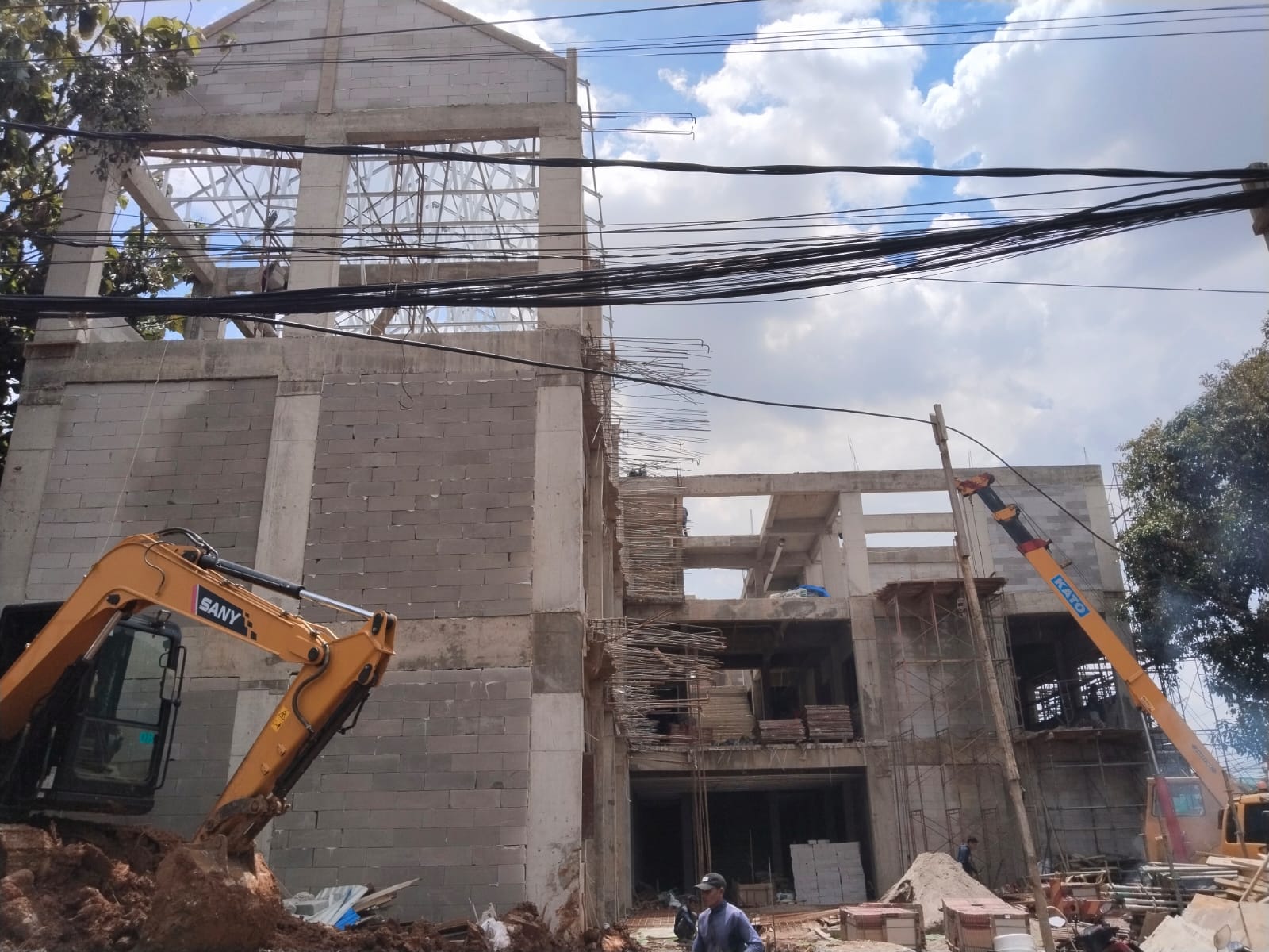 Pembangunan Gedung SDN Jombang 03 Diduga Terancam Tidak Selesai Tepat Waktu Pembangunan Gedung SDN Jombang 03 Diduga Terancam Tidak Selesai Tepat Waktu