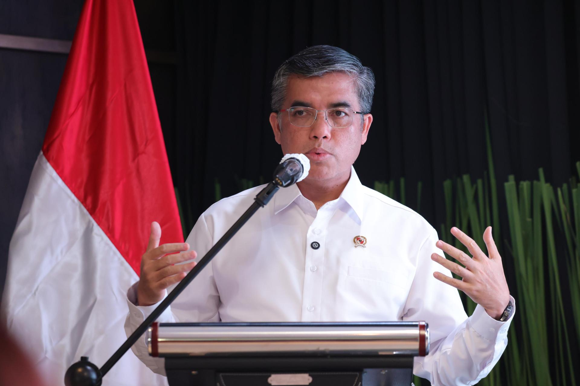 Pemerintah Perkuat Perlindungan Pekerja melalui Regulasi Pembatasan Alih Daya Pemerintah Perkuat Perlindungan Pekerja melalui Regulasi Pembatasan Alih Daya