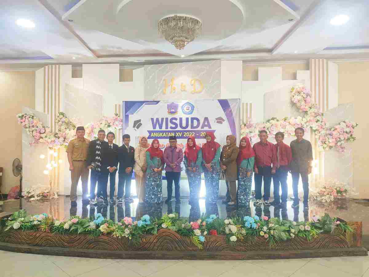 Ketua DPRD Kab Tangerang Hadiri Wisuda SMPN 3 Teluknaga, Disambut Gembira Guru dan Wali Murid Ketua DPRD Kab Tangerang Hadiri Wisuda SMPN 3 Teluknaga, Disambut Gembira Guru dan Wali Murid