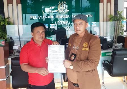 Dugaan Pungli Ijasah SMAN1 Tangerang Dilaporkan LSM WIBARA Ke Kejari Kota Tangerang Dugaan Pungli Ijasah SMAN1 Tangerang Dilaporkan LSM WIBARA Ke Kejari Kota Tangerang