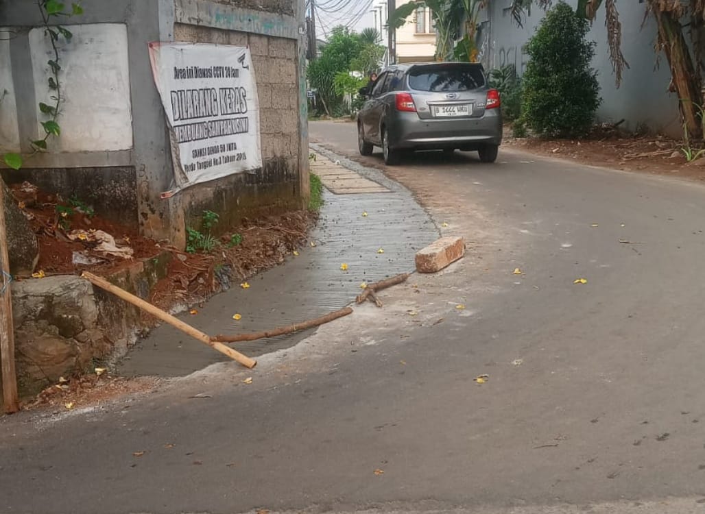 Proyek Saluran air Jalan Elang Ciputat Diduga Korupsi Pemakaian U-Ditch Proyek Saluran air Jalan Elang Ciputat Diduga Korupsi Pemakaian U-Ditch