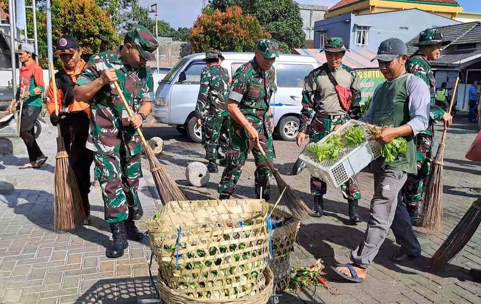 Kodim Gelar Aksi Bersih-Bersih Kali dan Pasar Kodim Gelar Aksi Bersih-Bersih Kali dan Pasar