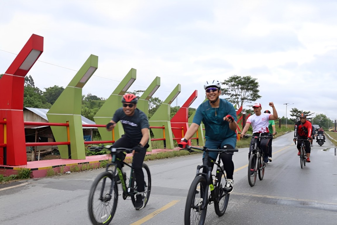 Gowes Gowes