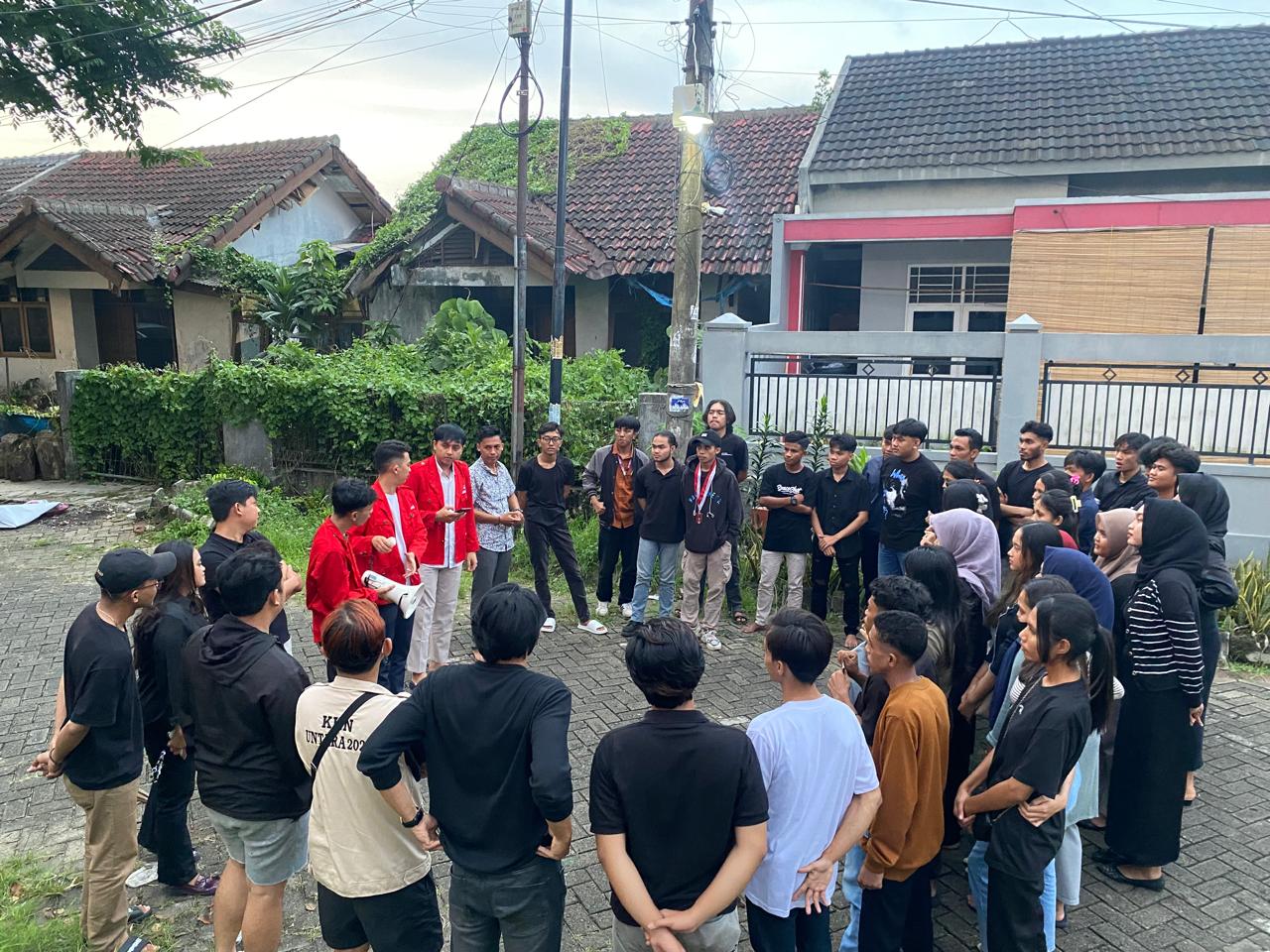 2 Hari Jelang Pencoblosan, Mahasiswa Gelar Pasukan Ajak Masyarakat Kawal Pilkada 2024. 2 Hari Jelang Pencoblosan, Mahasiswa Gelar Pasukan Ajak Masyarakat Kawal Pilkada 2024.
