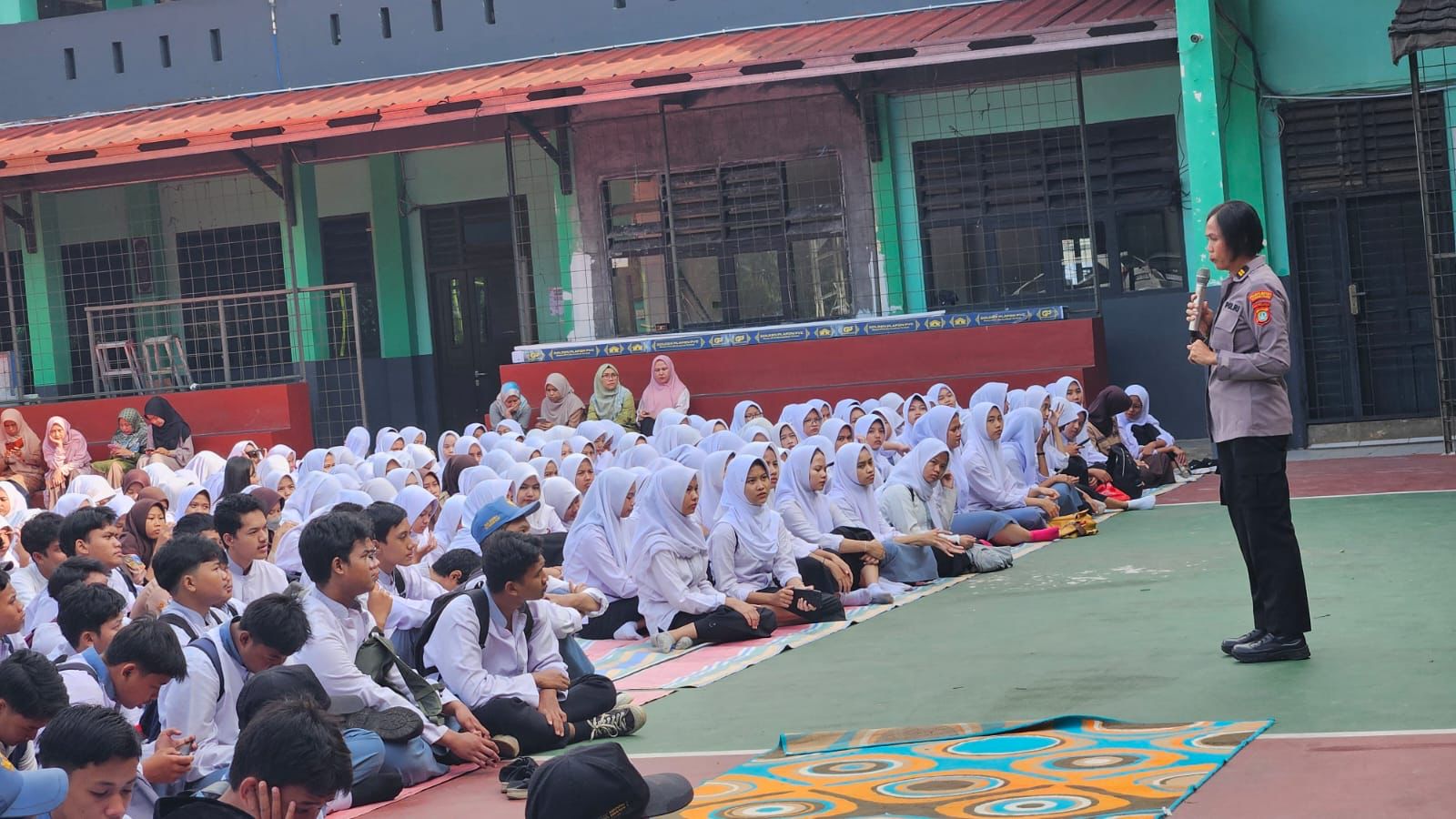 Police Go to School SMK N 1 Tangsel Police Go to School SMK N 1 Tangsel