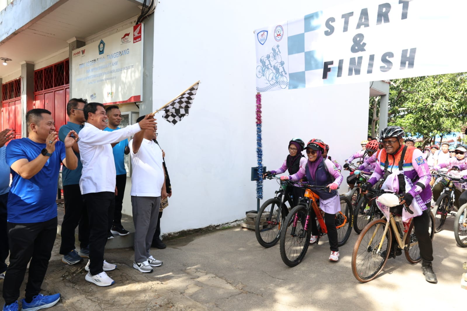 Fun Bike Kolaborasi Gemilang Dan Gowes Desa Wisata Fun Bike Kolaborasi Gemilang Dan Gowes Desa Wisata