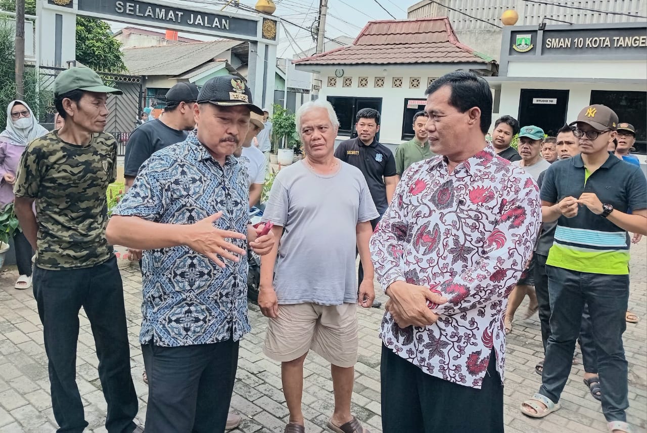 SPMB SMAN 10 Tangsel, Di Demo Warga Diduga Ada Permainan Terselubung SPMB SMAN 10 Tangsel, Di Demo Warga Diduga Ada Permainan Terselubung