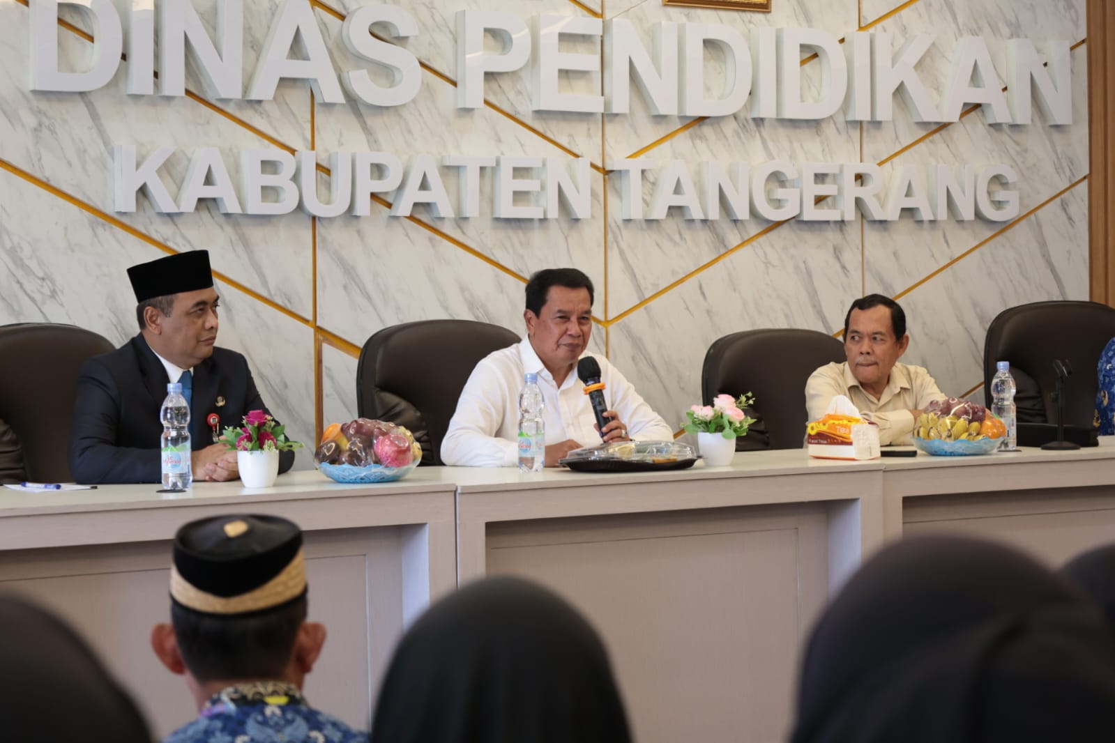 Bupati Tangerang Minta Para Kepala Sekolah SD Dan SMP Tingkatkan Kompetensi dan Inovasi Bupati Tangerang Minta Para Kepala Sekolah SD Dan SMP Tingkatkan Kompetensi dan Inovasi