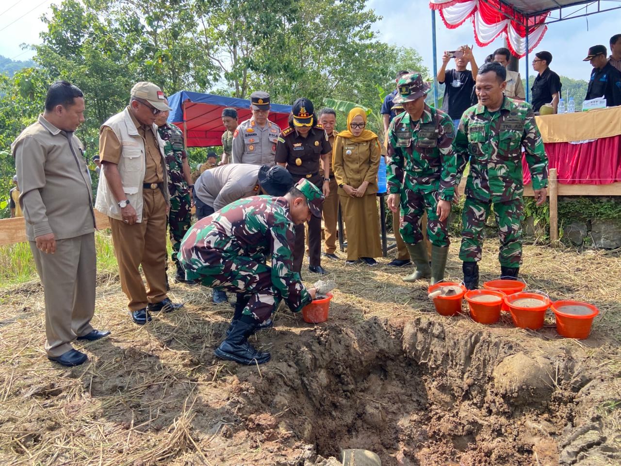 Pembangunan Jembatan Perintis Garuda, Dilakukan Peletakan Batu Pertama Pembangunan Jembatan Perintis Garuda, Dilakukan Peletakan Batu Pertama