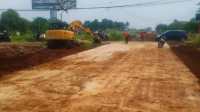 Proyek Jalan Bomang Rp 31 Miliar Gagal Rampung Proyek Jalan Bomang Rp 31 Miliar Gagal Rampung