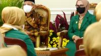Luncurkan Program Planet Talas Beneng di HUT Wapres, Azizah Berharap Rakyat Lebih Sejahtera Luncurkan Program Planet Talas Beneng di HUT Wapres, Azizah Berharap Rakyat Lebih Sejahtera