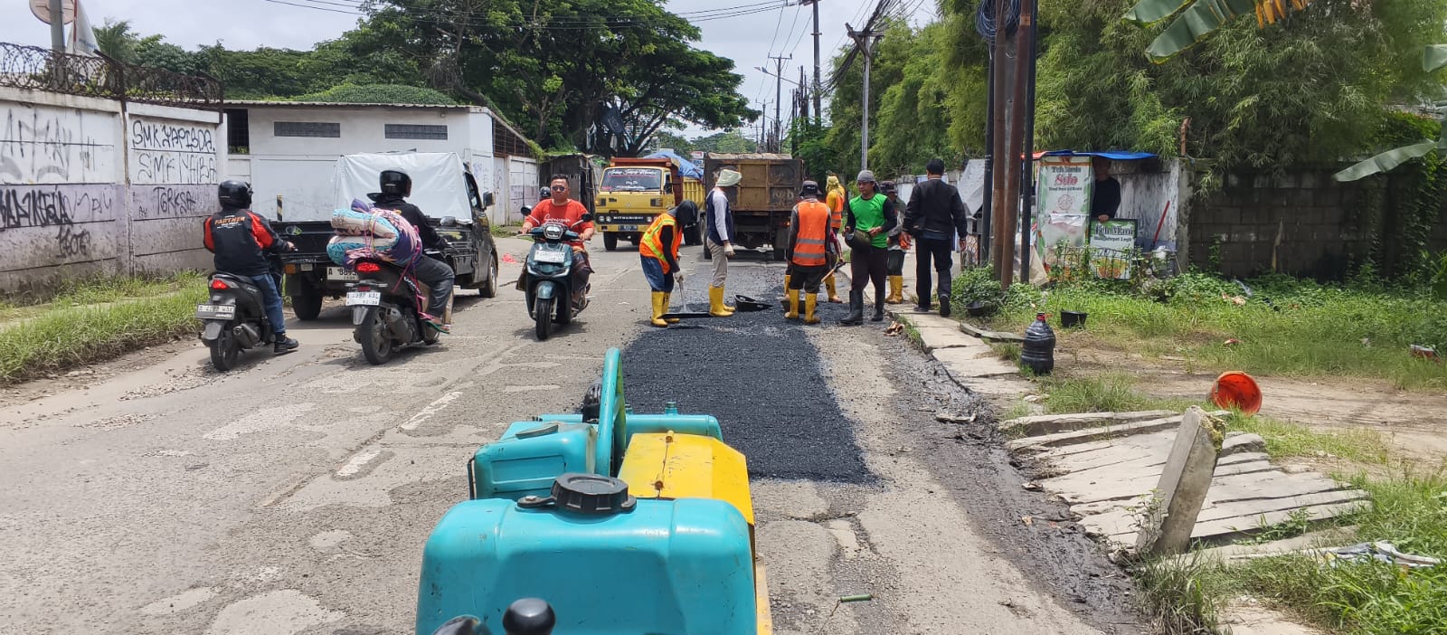 UPTD JJ Wilayah VII Dinas Bina Marga dan SDA Kabupaten Tangerang Perbaiki Jalan Rajeg–Mauk UPTD JJ Wilayah VII Dinas Bina Marga dan SDA Kabupaten Tangerang Perbaiki Jalan Rajeg–Mauk