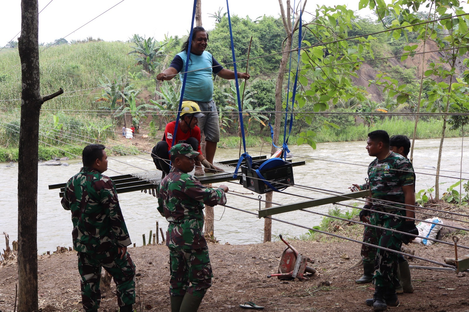 Dandim 0714/Salatiga Tinjau Pembangunan Jembatan Gantung Penghubung Kabupaten Semarang–Grobogan Dandim 0714/Salatiga Tinjau Pembangunan Jembatan Gantung Penghubung Kabupaten Semarang–Grobogan