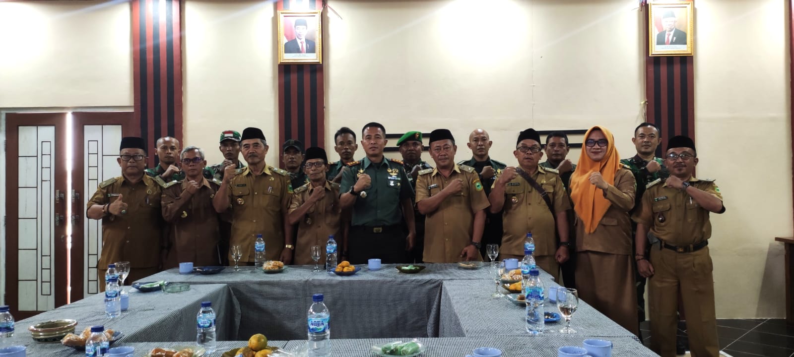 Dandim Kuningan “Ngadu Bako” Dengan Kepala Desa se-Kecamatan Hantara Dandim Kuningan “Ngadu Bako” Dengan Kepala Desa se-Kecamatan Hantara