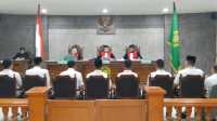 8 Terdakwa Pengeroyokan Wartawan Belitung Terancam 5,6 Tahun Penjara 8 Terdakwa Pengeroyokan Wartawan Belitung Terancam 5,6 Tahun Penjara