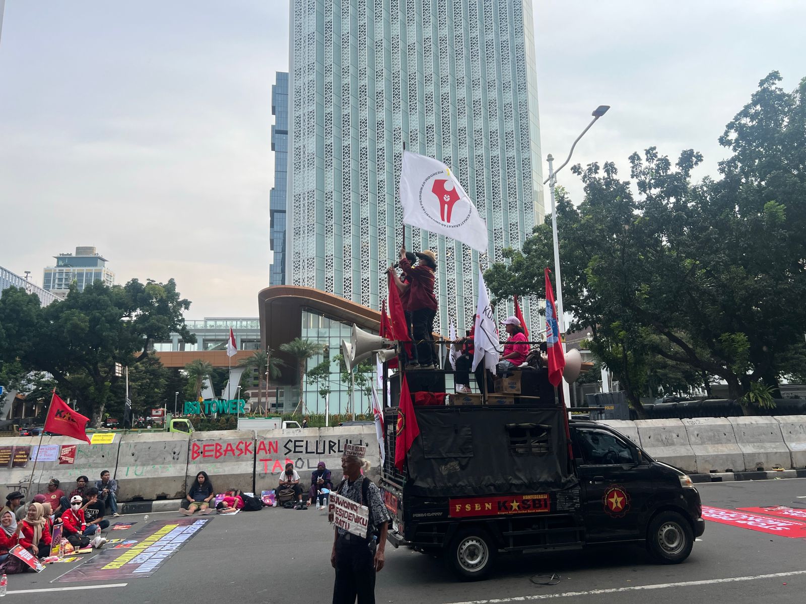 Aksi GEBRAK Berjalan Lancar, Polri Pastikan Situasi Tetap Kondusif Aksi GEBRAK Berjalan Lancar, Polri Pastikan Situasi Tetap Kondusif