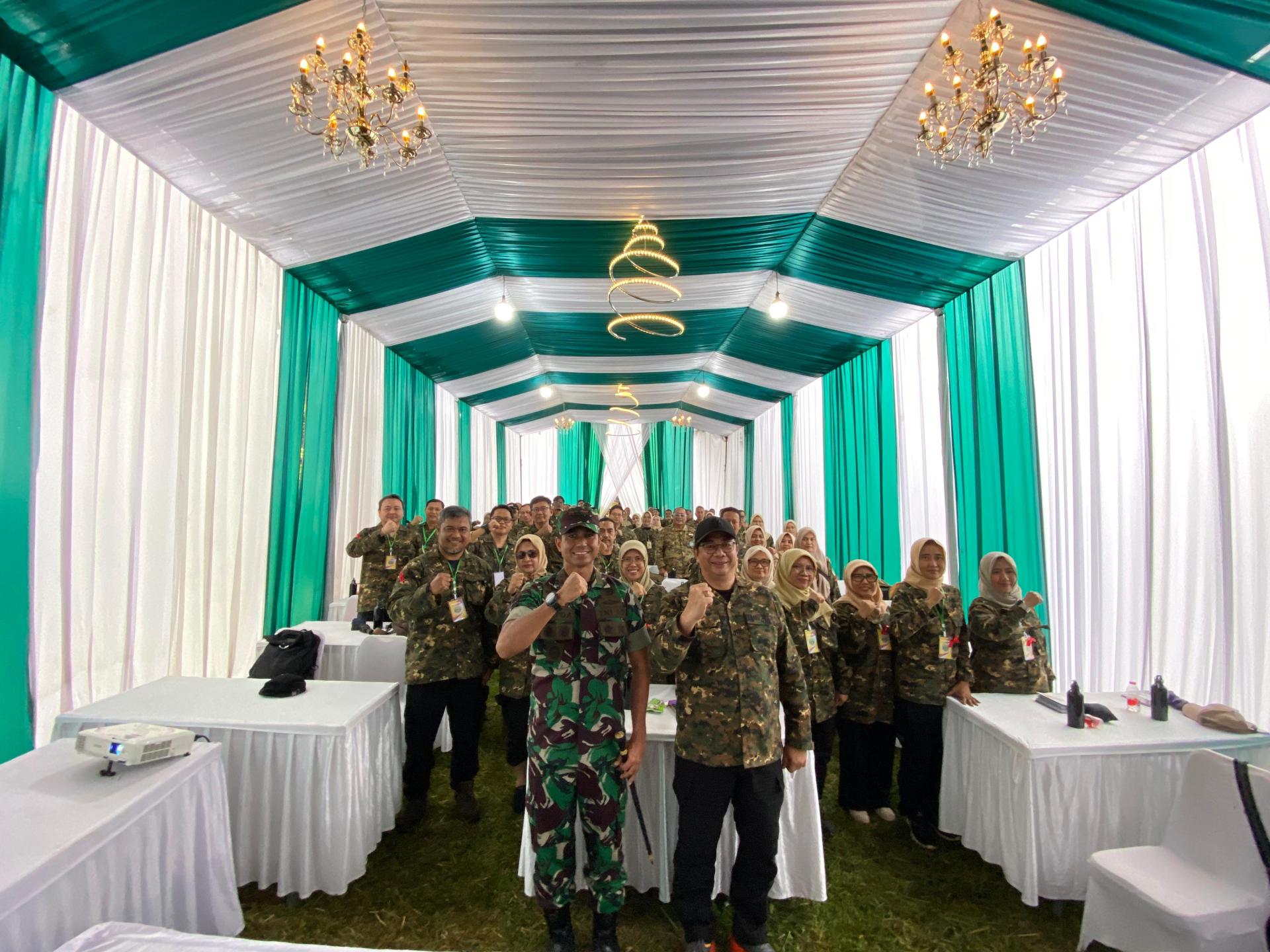 Wawasan Kebangsaan Kepada Puluhan Peserta Retret Dinas Kesehatan Kabupaten Kuningan Wawasan Kebangsaan Kepada Puluhan Peserta Retret Dinas Kesehatan Kabupaten Kuningan