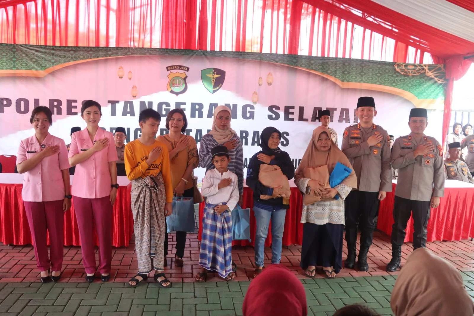 Polres Tangsel Gelar Bakti Sosial Menyambut Bulan Ramadhan Polres Tangsel Gelar Bakti Sosial Menyambut Bulan Ramadhan