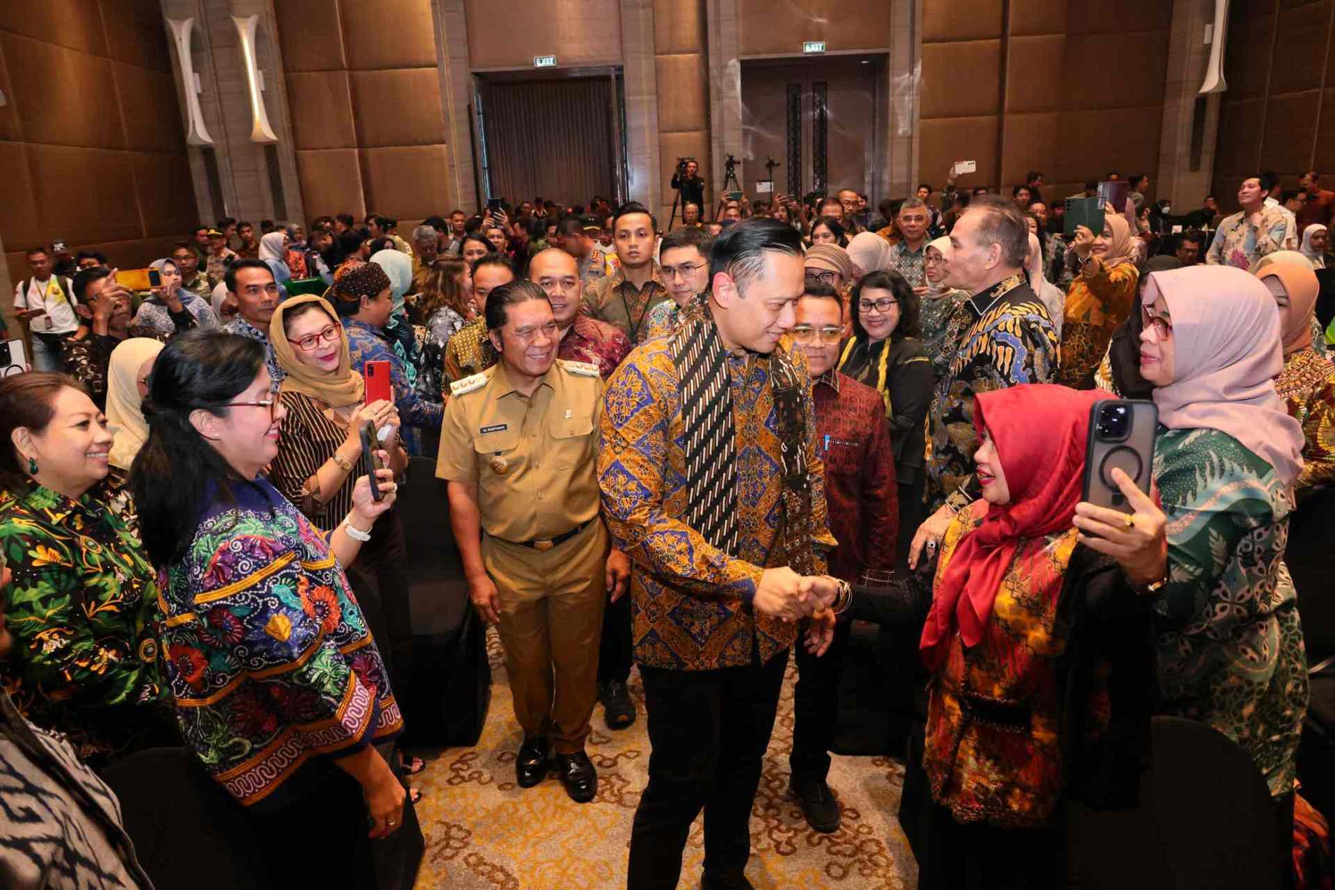 AHY Deklarasikan 14 Kota Lengkap AHY Deklarasikan 14 Kota Lengkap