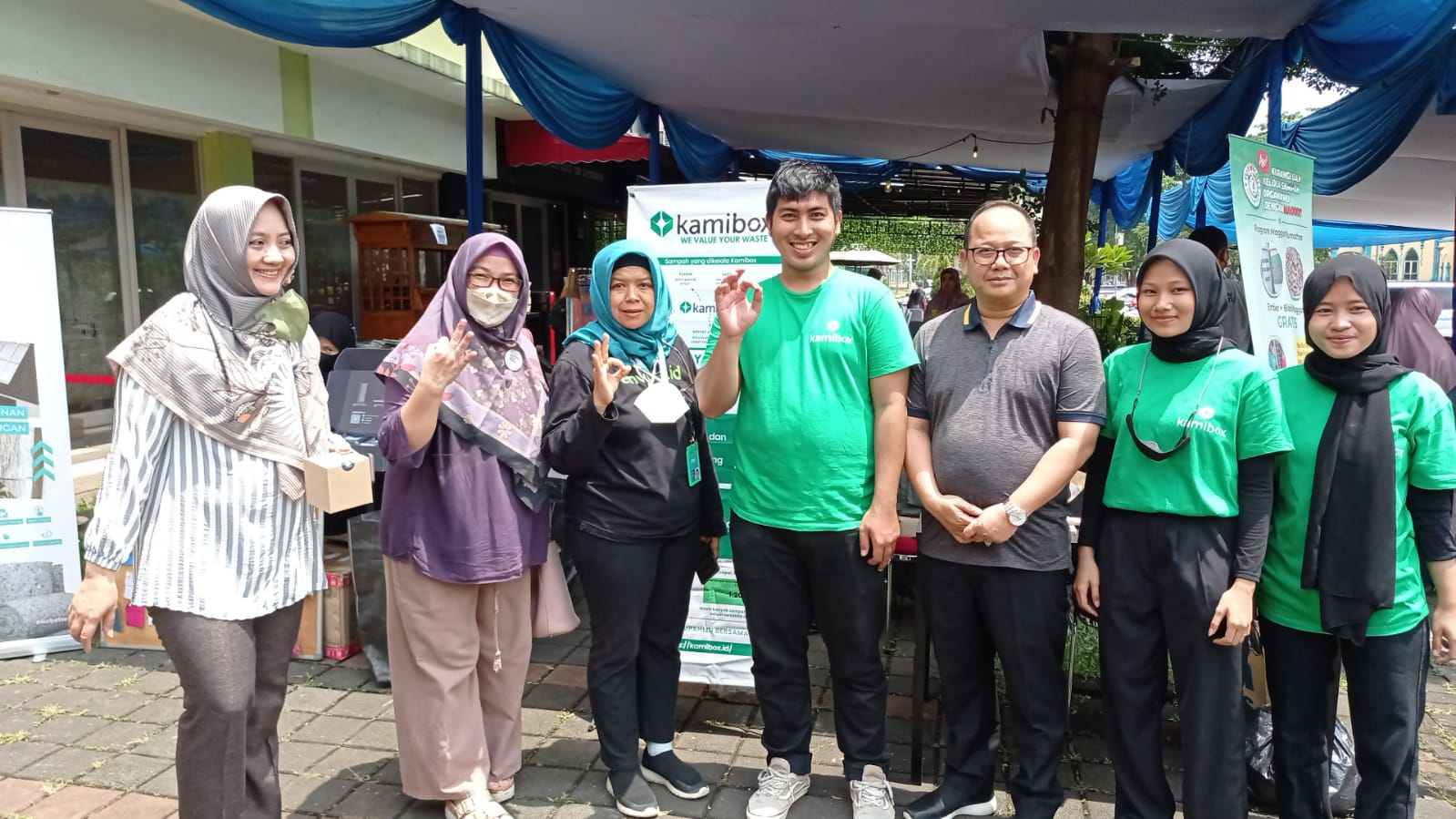 Majlis Taklim Qonita Daur Ulang Sampah Dari Rumah, Dalam Acara Bazar UKM, Garage Sales Majlis Taklim Qonita Daur Ulang Sampah Dari Rumah, Dalam Acara Bazar UKM, Garage Sales