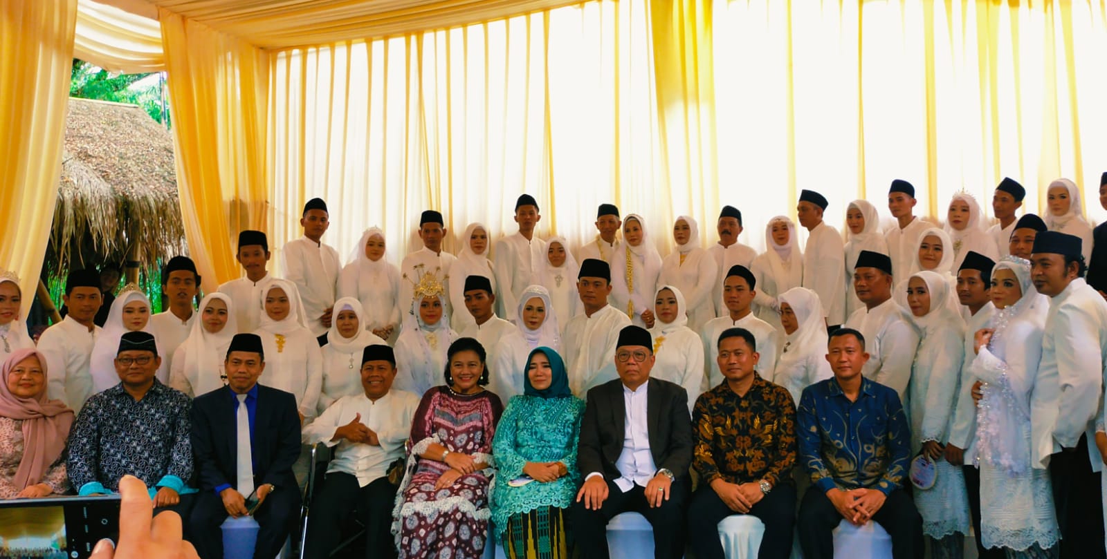 Waroeng Lengkong Mantu Sahkan 22 Pasangan Jadi Pasutri Waroeng Lengkong Mantu Sahkan 22 Pasangan Jadi Pasutri