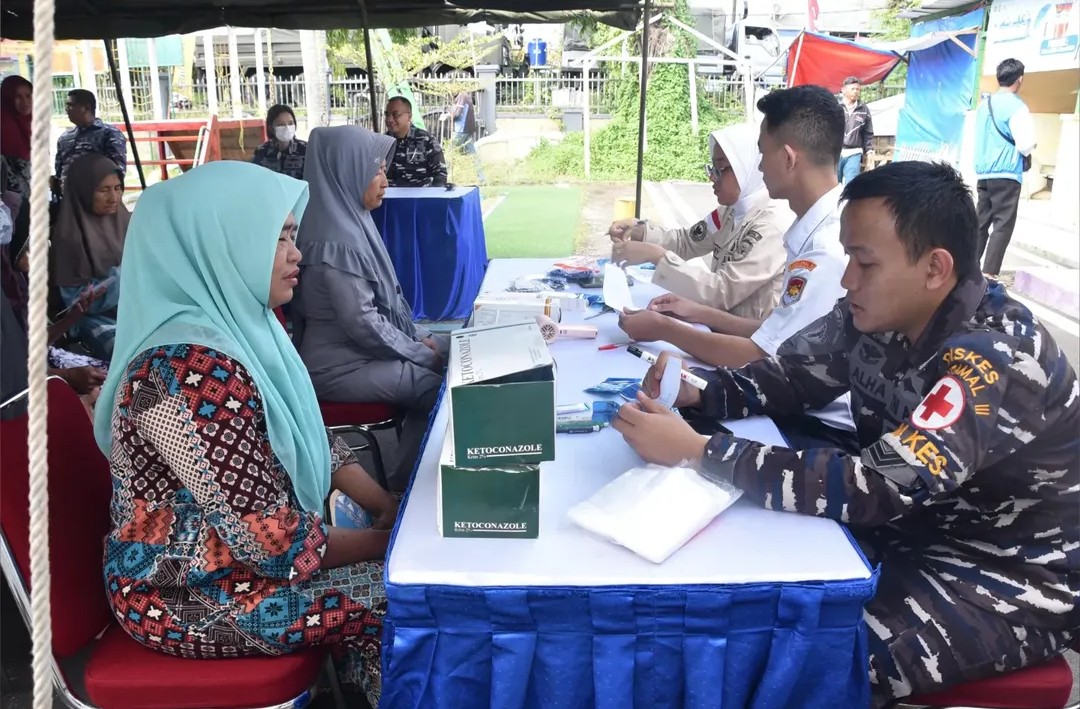 Kegiatan Bakti Sosial Indonesia Power Unit Bisnis Pembangkitan (UBP) Dengan TNI AL Kegiatan Bakti Sosial Indonesia Power Unit Bisnis Pembangkitan (UBP) Dengan TNI AL