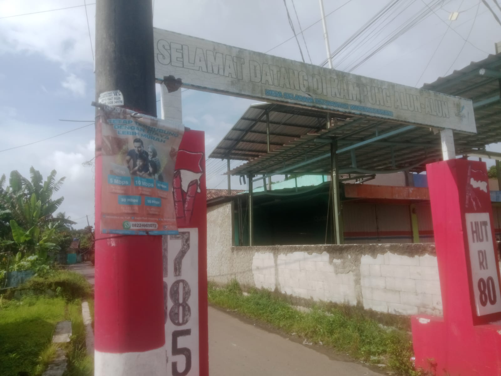 Diduga Tak Berizin, Banner Iklan Wifi Terpasang di Jalan Raya Rangkasbitung-Pandeglang Diduga Tak Berizin, Banner Iklan Wifi Terpasang di Jalan Raya Rangkasbitung-Pandeglang