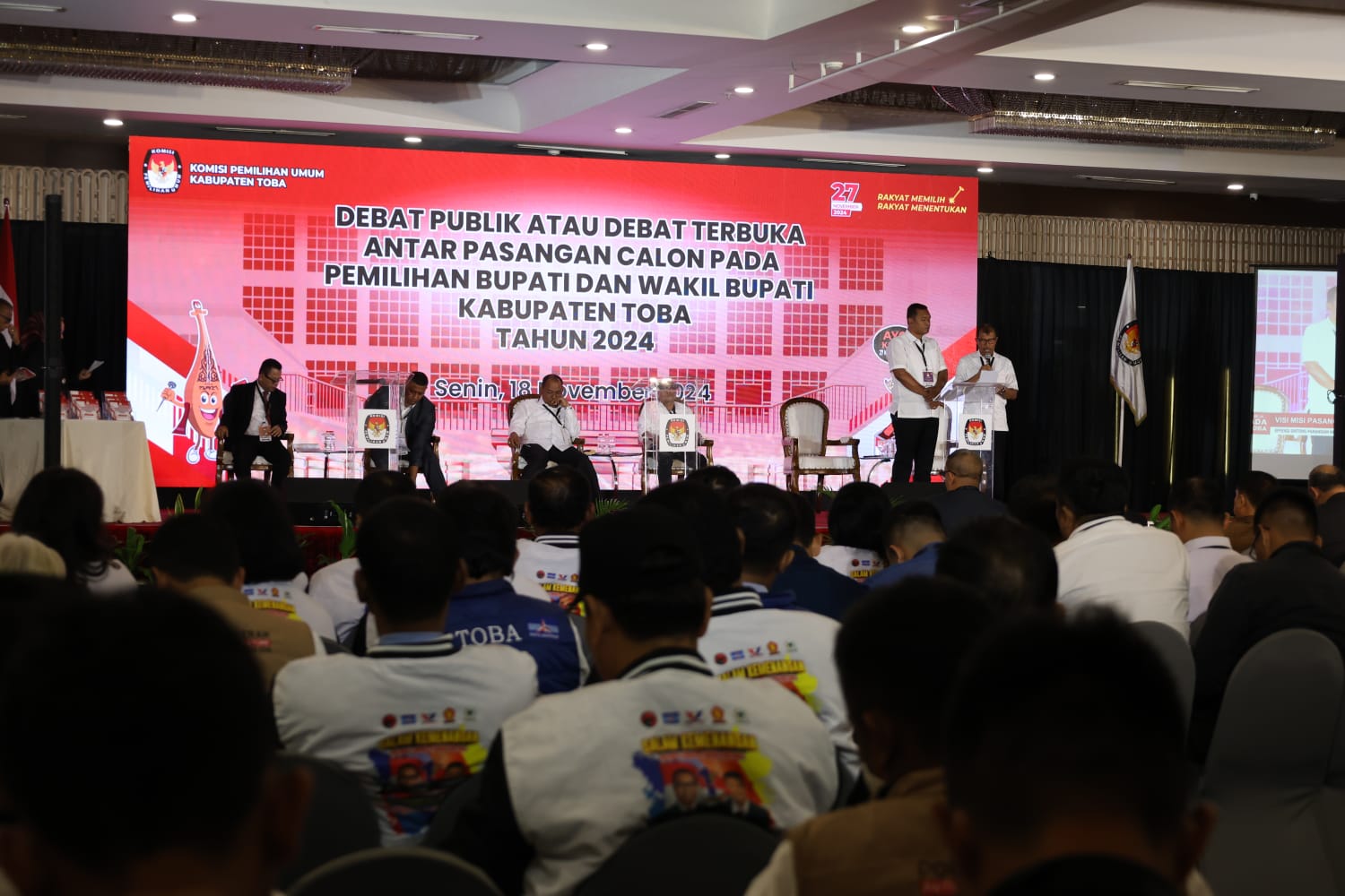 Debat Publik Pilbub Toba Berjalan Lancar, Pjs Bupati Toba Apresiasi KPUD dan Ketiga Paslon Debat Publik Pilbub Toba Berjalan Lancar, Pjs Bupati Toba Apresiasi KPUD dan Ketiga Paslon