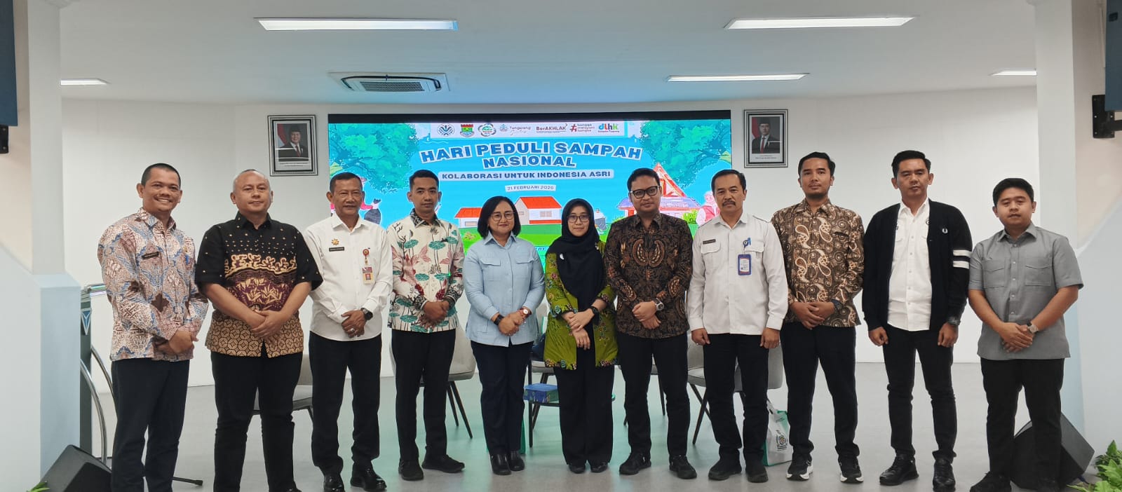 Wabup Intan Menghadiri Peringatan Hari Penduli Sampah Nasional (HPSN) Di Aula PT. Paragon Technology and Inovation Wabup Intan Menghadiri Peringatan Hari Penduli Sampah Nasional (HPSN) Di Aula PT. Paragon Technology and Inovation