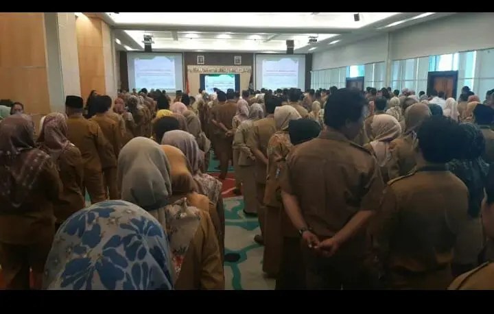 Pelantikan 236 Pejabat Eselon III dan IV Pelantikan 236 Pejabat Eselon III dan IV