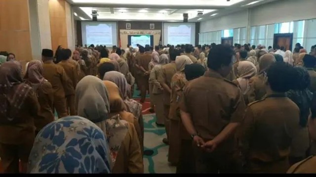 Pelantikan 236 Pejabat Eselon III dan IV Pelantikan 236 Pejabat Eselon III dan IV