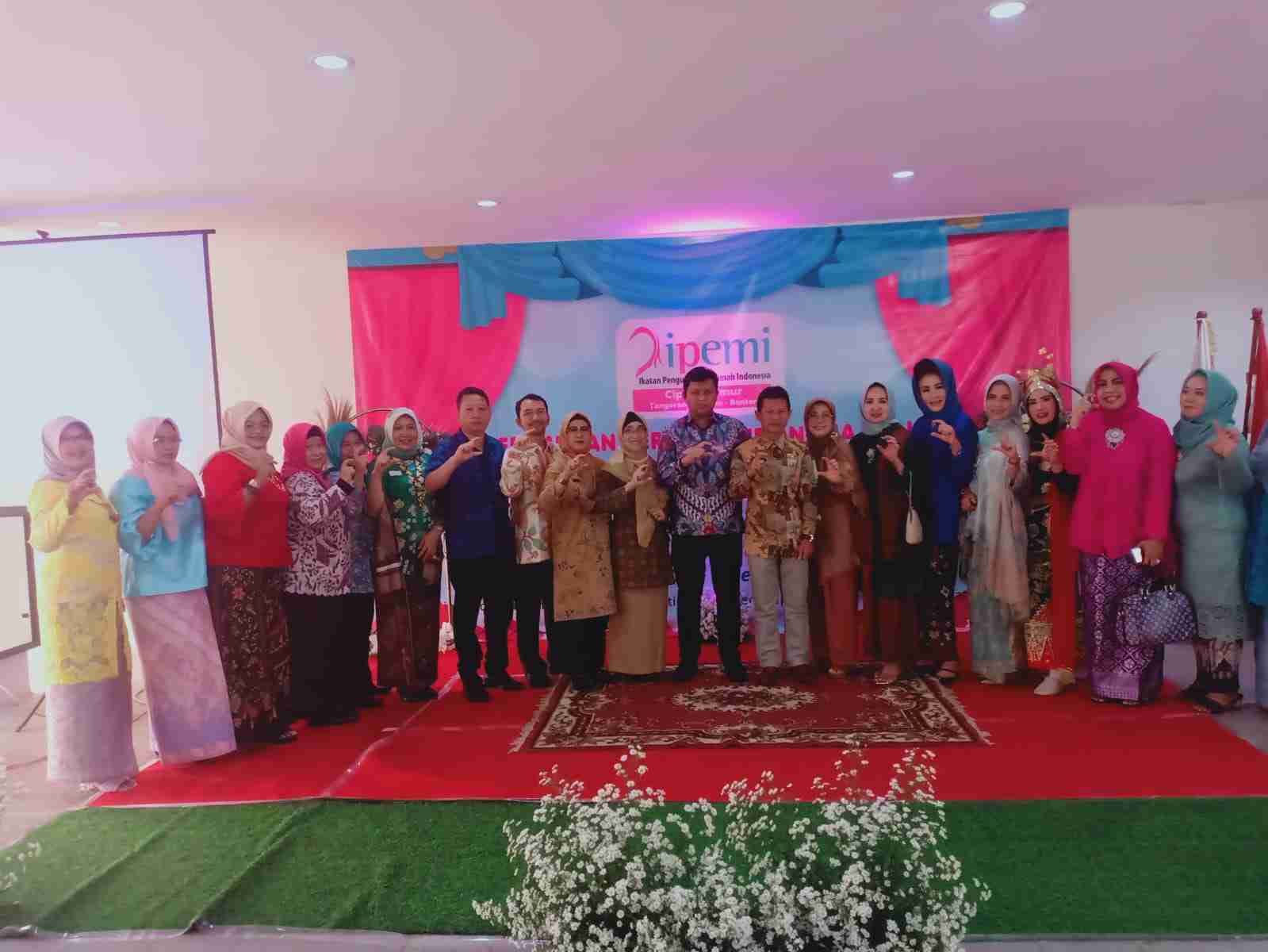 Peringati Hari Ibu Peringati Hari Ibu