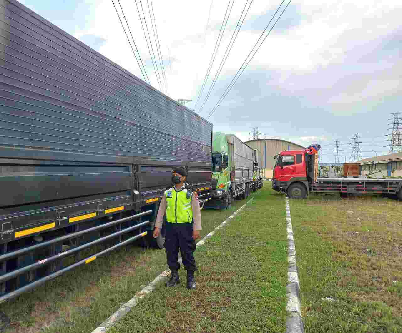 Ditpamobvit Polda Banten Lakukan Pengamanan dan Patroli di PT Krakatau Sarana Properti Ditpamobvit Polda Banten Lakukan Pengamanan dan Patroli di PT Krakatau Sarana Properti