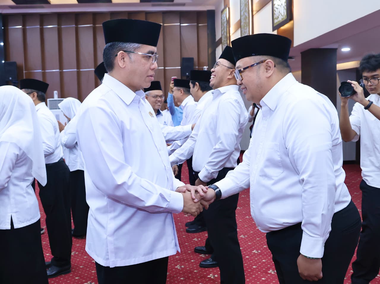 Lantik 12 Pejabat, Menaker: Jabatan Bukan Sekadar Posisi, Layanan Publik Harus Jadi Prioritas Lantik 12 Pejabat, Menaker: Jabatan Bukan Sekadar Posisi, Layanan Publik Harus Jadi Prioritas