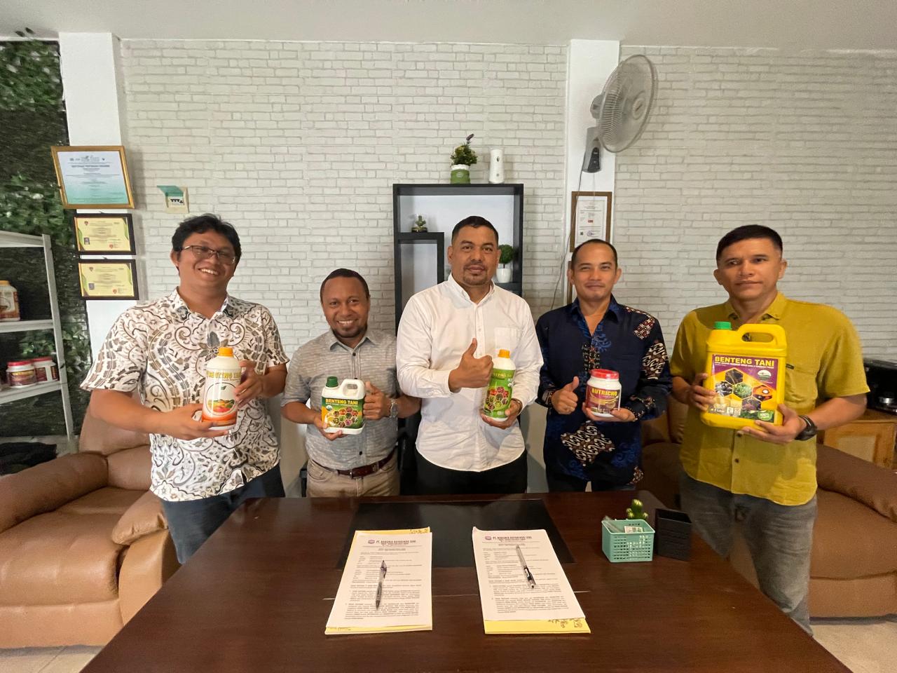 Siap Perluas Pasar Pupuk Organik, PT Karunia Rotorindo Tani Gandeng Koperasi Keluarga Pers Indonesia Siap Perluas Pasar Pupuk Organik, PT Karunia Rotorindo Tani Gandeng Koperasi Keluarga Pers Indonesia