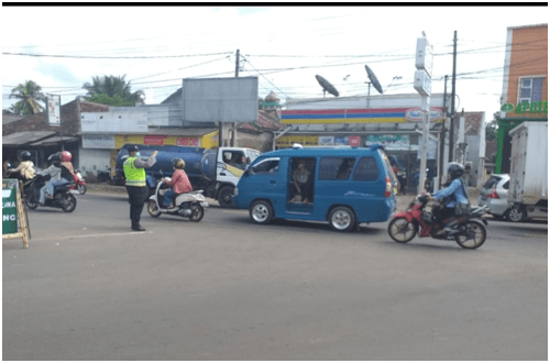 Personil Polsek Warunggunung Laksanakan Gatur Lalulintas di H+6 Hari Raya Personil Polsek Warunggunung Laksanakan Gatur Lalulintas di H+6 Hari Raya