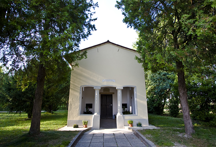 Chiesetta della visitazione a Santa Elisabetta Chiesetta della visitazione a Santa Elisabetta